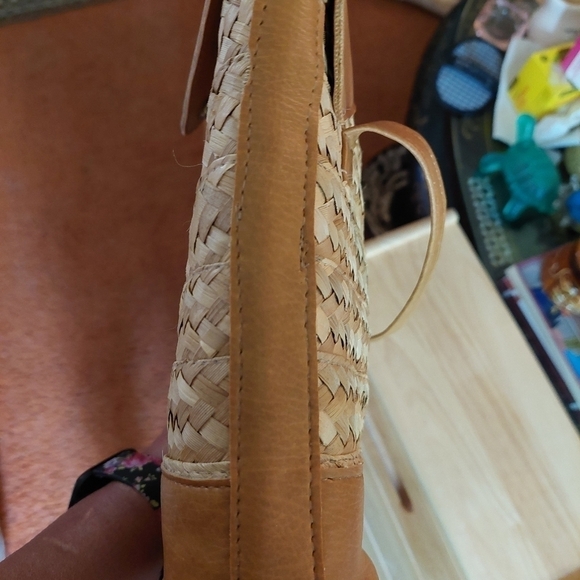 Vintage* Straw & Leatherette 1/4 Fold Handbag - Picture 9 of 10